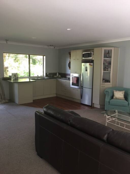 Fully self contained 1 bm unit with all amenities