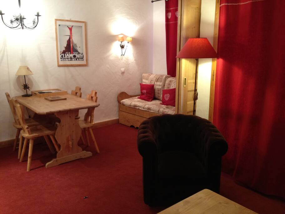 Coin repas et nuit / Dining and Sleeping Area