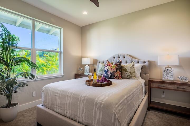 Just Steps from Maui’s Best Beach! Pool and slide