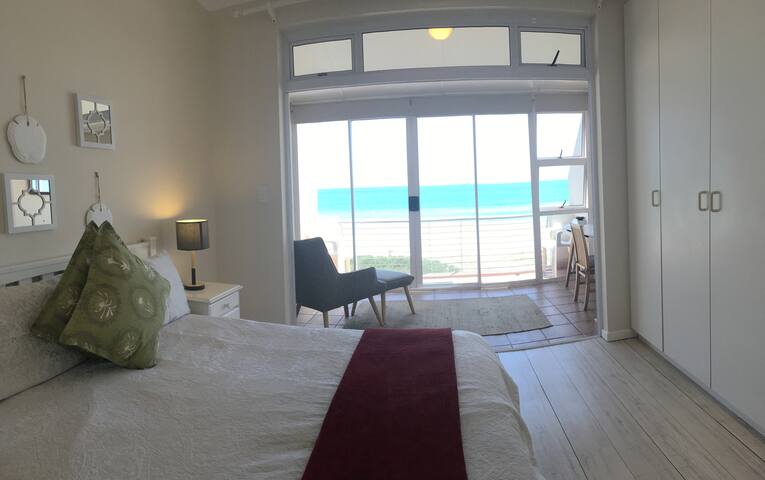 Leisure Bay Suites – spacious duplex, on the beach gallery image 3