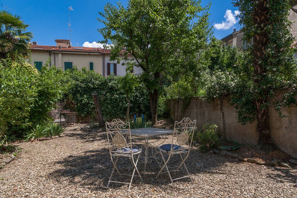The private Garden with BBQ