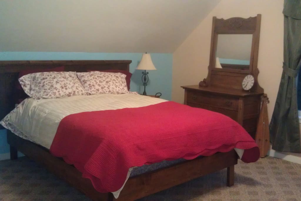 Snowslide Room. Enjoy a peaceful night in this comfy queen.