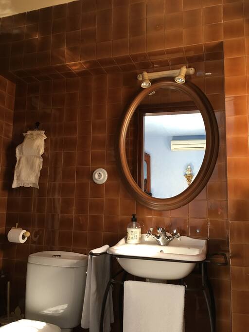 BAÑO PRIVADO
