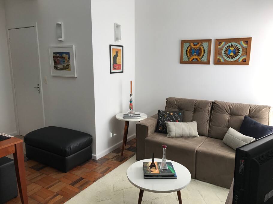 Sala de estar com tv