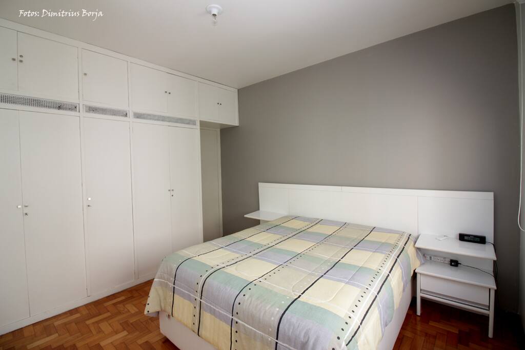 QUARTO 1.
ROOM 1