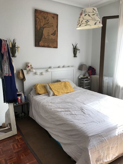 Dormitorio. Con balcón privado.
