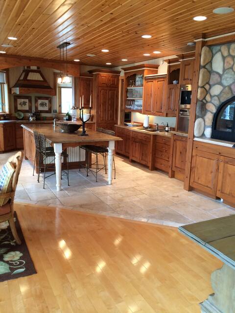 Walloon Lake Six Bedroom Retreat