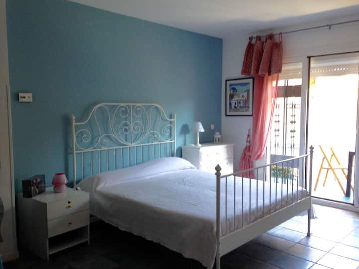 Saint Tropez Studio Across Beach - 聖特羅佩