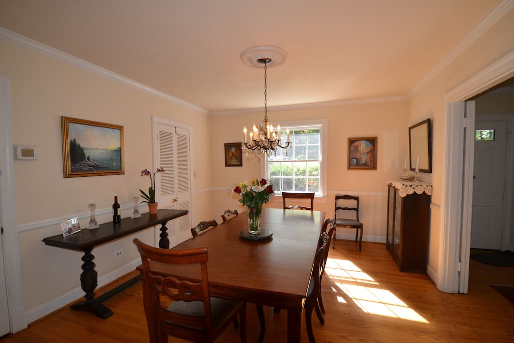 Dining Room Seats 10