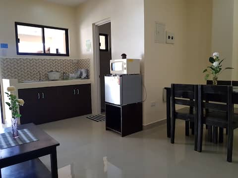 FAMILY VALUE! 2 bedroom fully furnished apartment