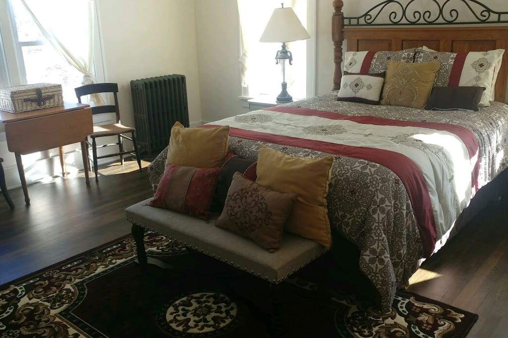 seating area in the roomy 4th bdrm.