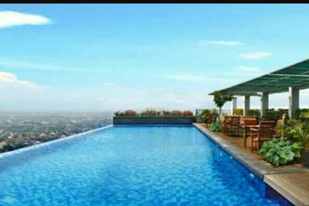 the highest skypool in the city of Semarang, you could see all city n seaview