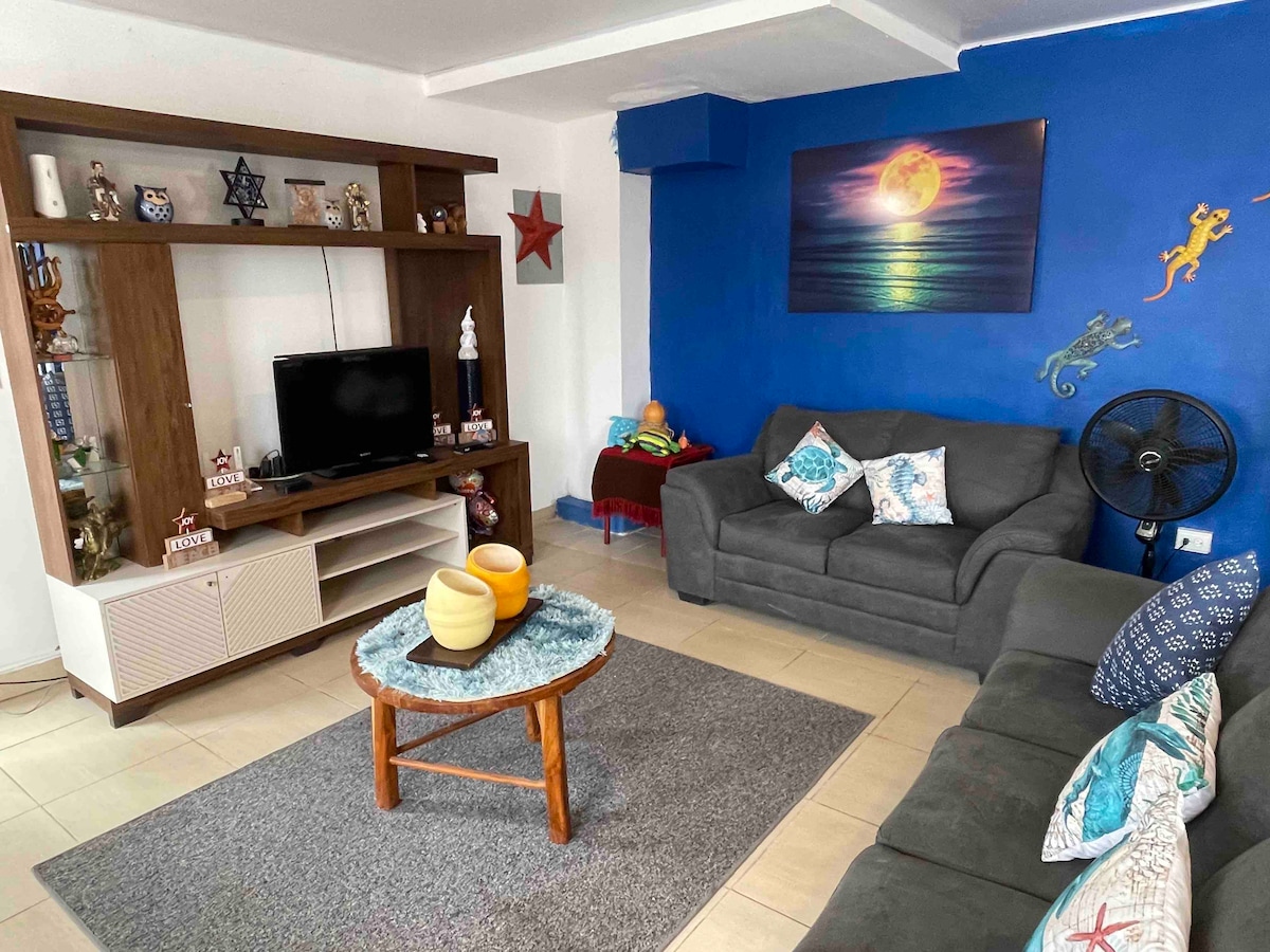 Welcoming Beach House in Atami, near El Tunco Surf