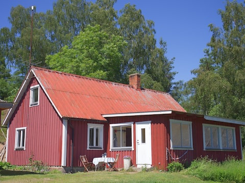 Ekebjär cottage - secluded and peaceful bliss!