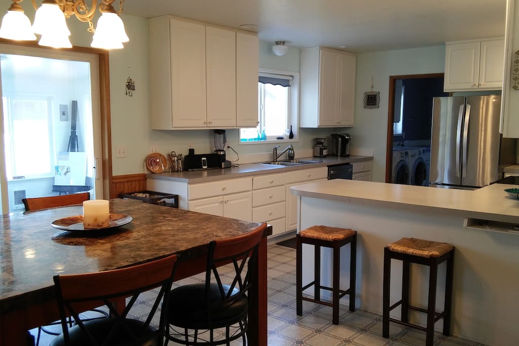 Dining Room, Kitchen & Laundry room (W & D)