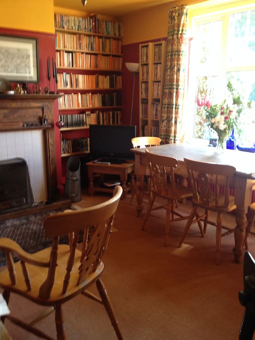 The breakfast room