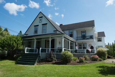 Anchorage House