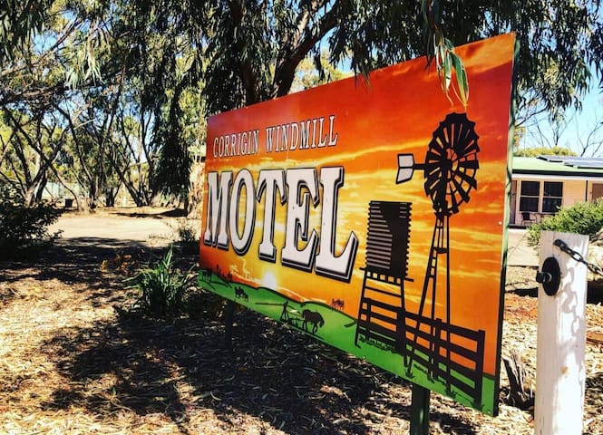 CORRIGIN WINDMILL MOTEL