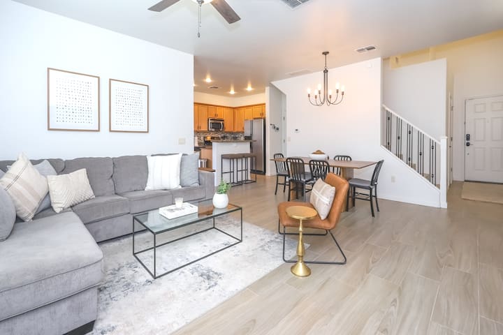 ALZA Properties LLC managed Airbnb listing 1