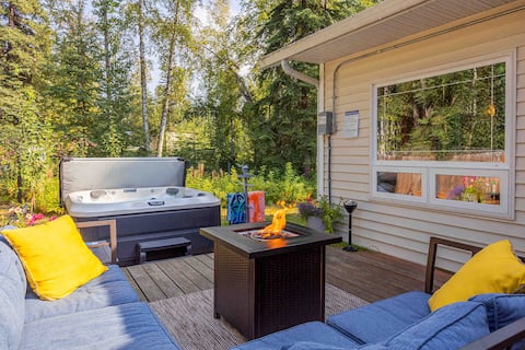 Borealis Abode: Hot Tub•King Bed•Pool Table & More