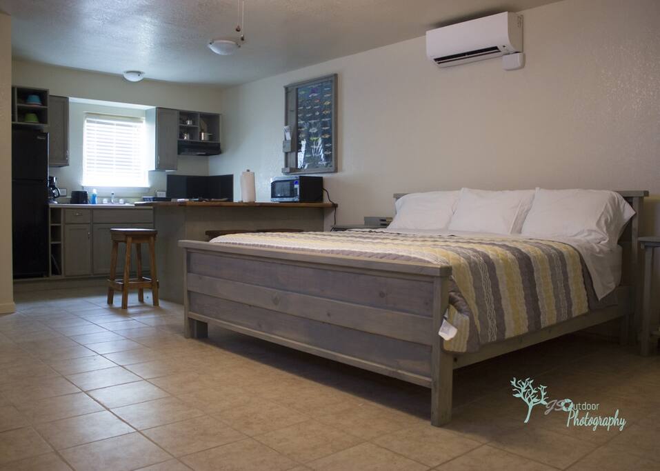 1 King Bed