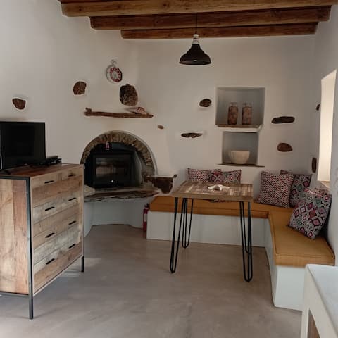Top Airbnb: The Houses of Dreams A in Δήμος Τήνου