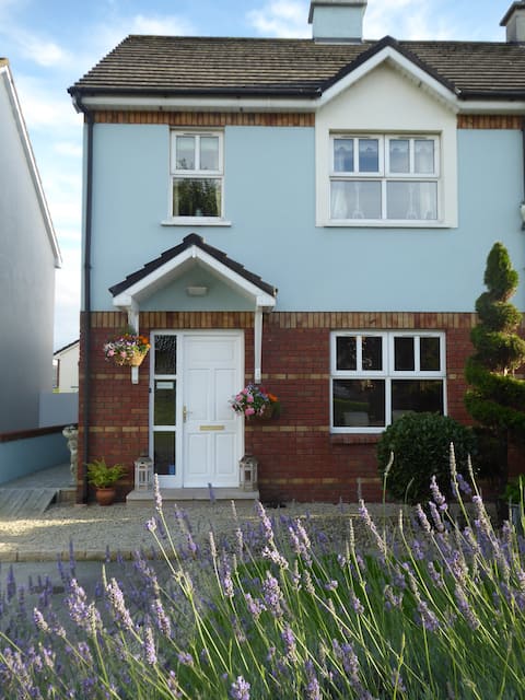 Convenient comfy calm single room with charm