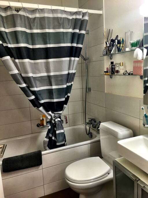 Modernes Badezimmer