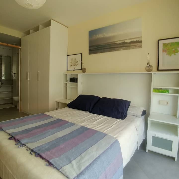 Room 1 with full bathroom