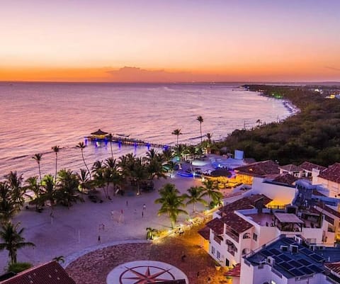 Cadaques Caribe, 3 rooms with a beach view