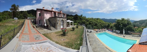 QUIET VILLA IN THE COUNTRYSIDE WITH POOL AND GARDEN