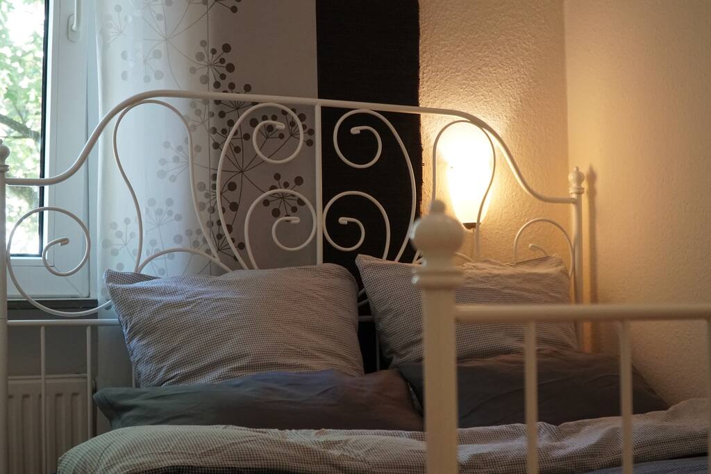 Update: New King size Bed with comfortable Mattress