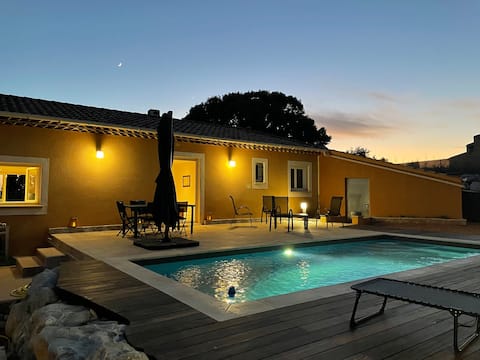 Peaceful haven, heated pool and large garden