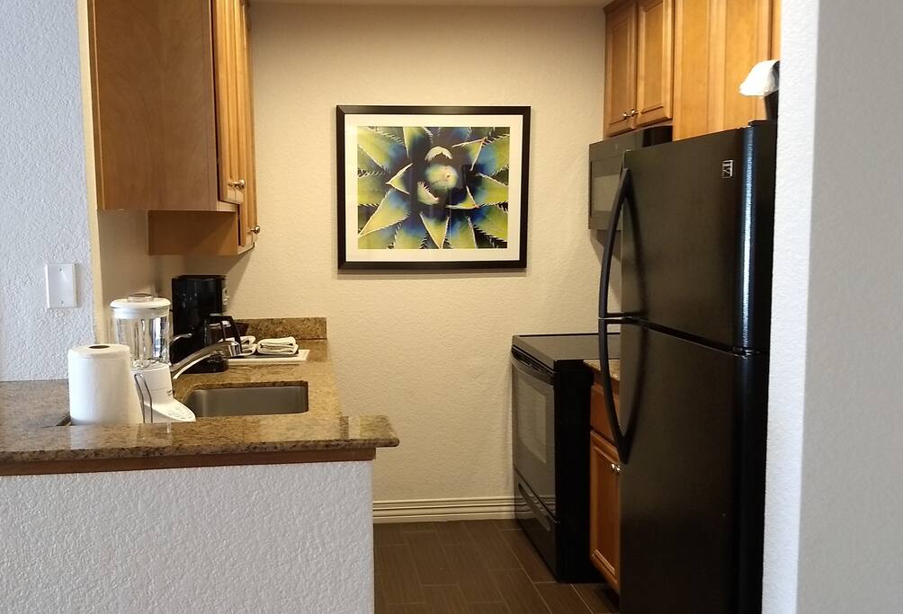 Full kitchen