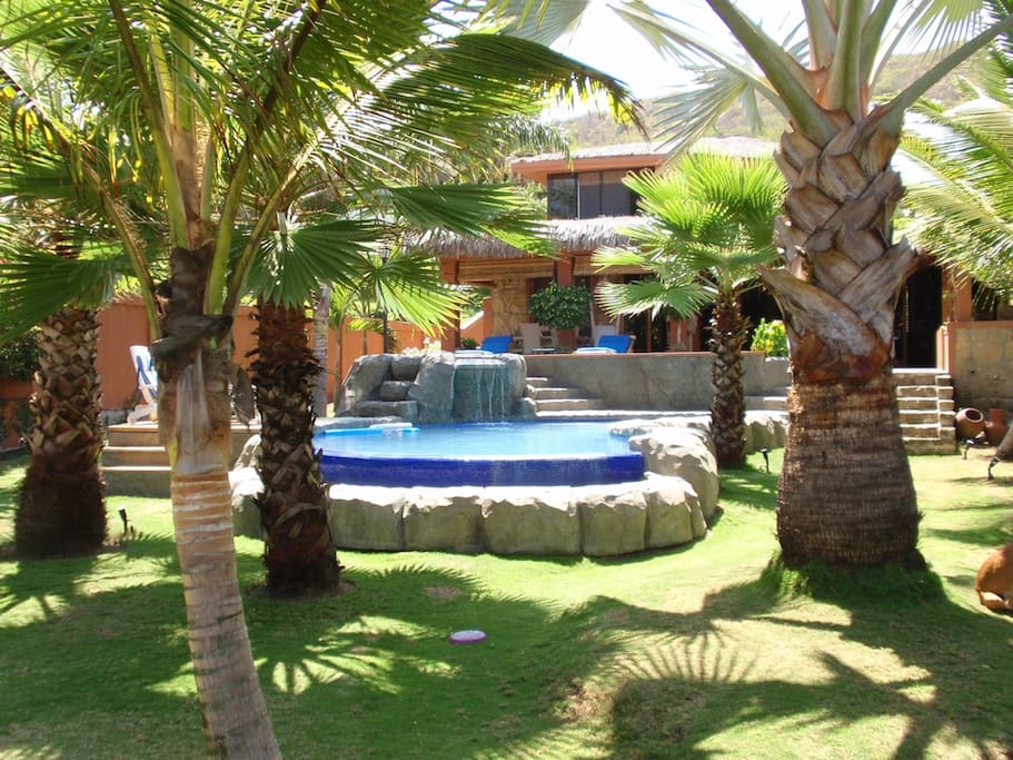 jacuzzi y piscina