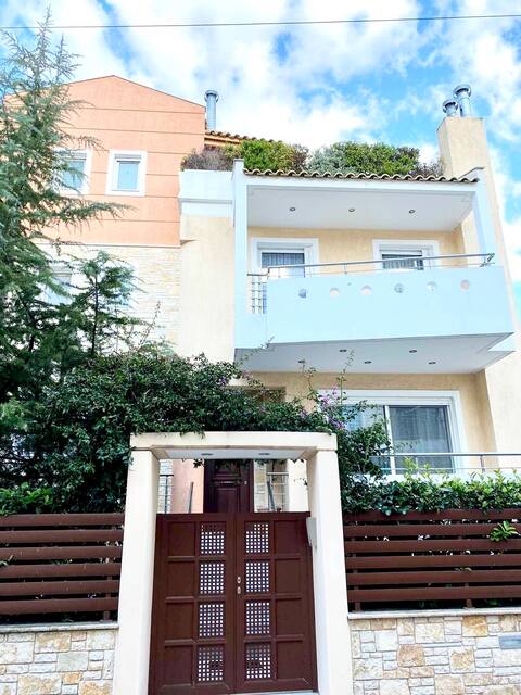 Luxury modern 3-bedroom maisonette