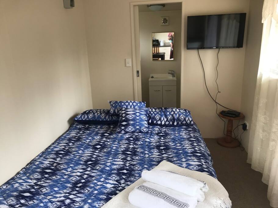 Queen Bed
