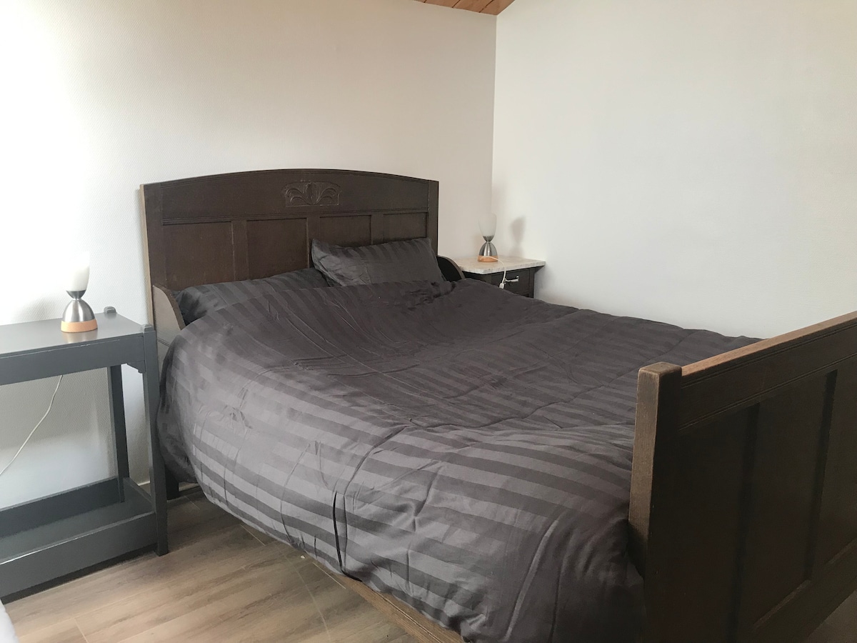 غرفة النوم 1