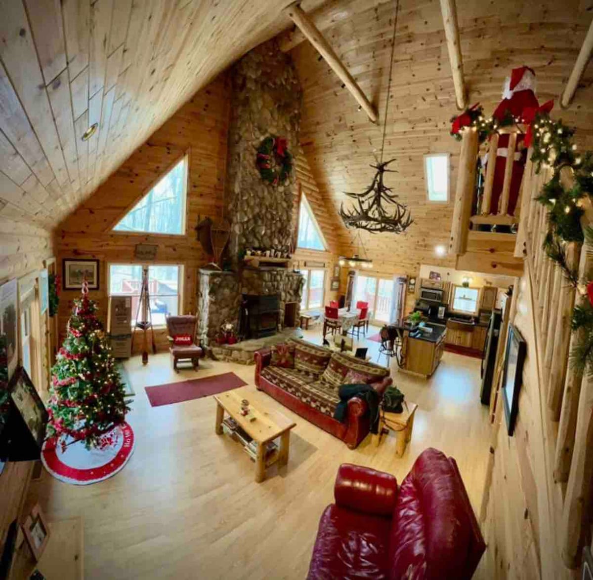 Hickory Creek LodgeLog Cabin *No Cleaning Fee* Cabins for Rent in