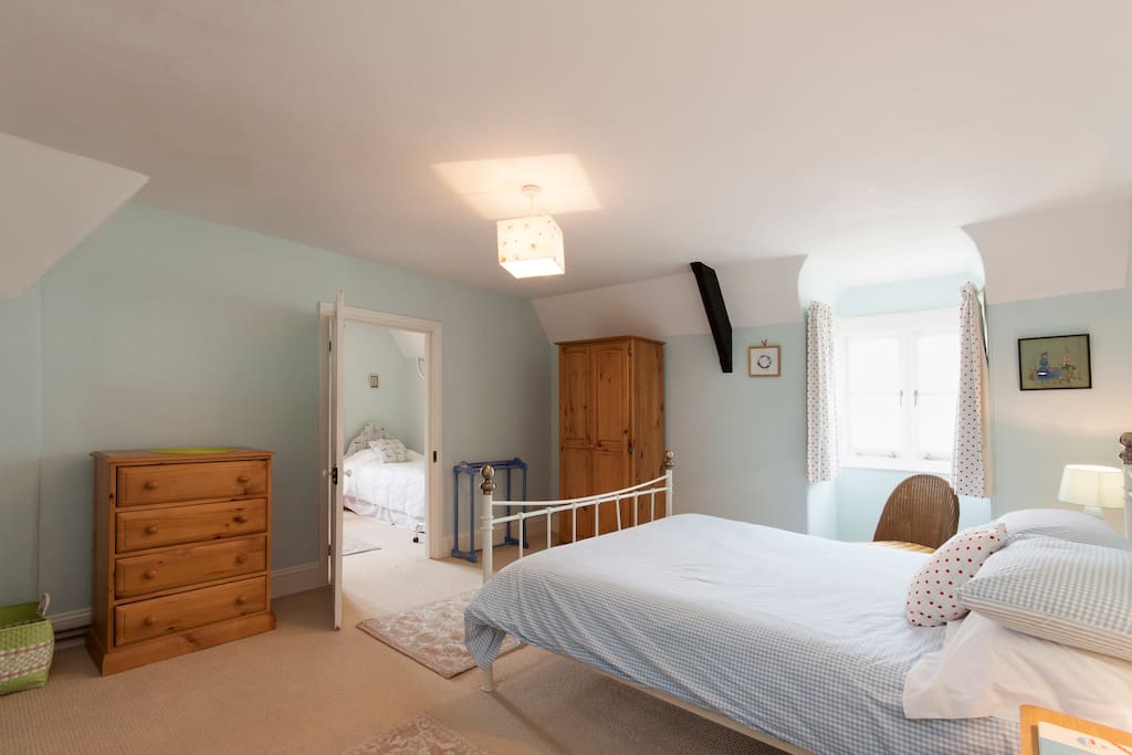 King size bedroom