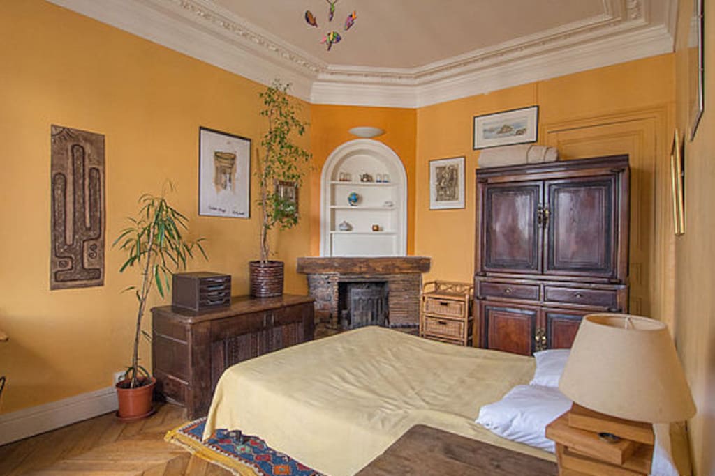 orange bedroom