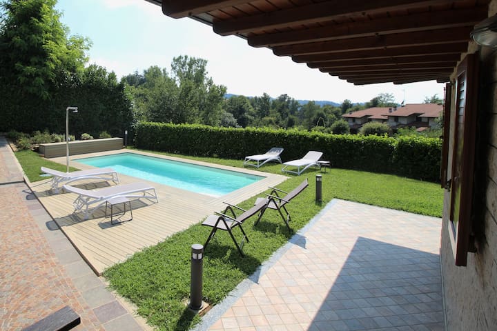 LA VALLETTA MAISON VILLA CON PISCINA BERGAMO