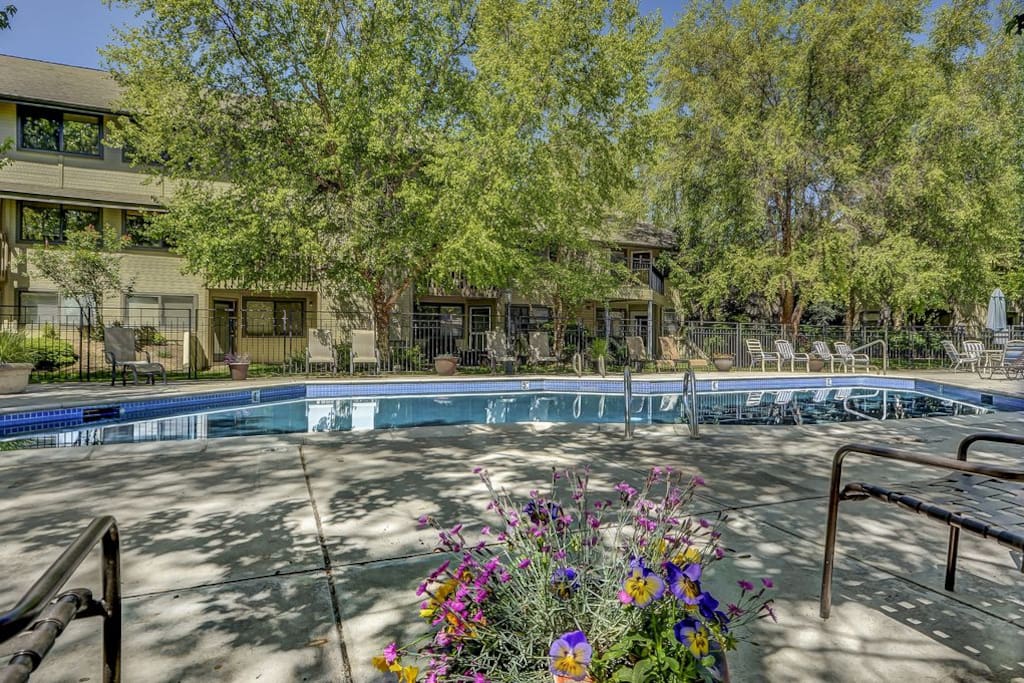 Amenities...Pools, spas, workout rooms, courts, business center and more!