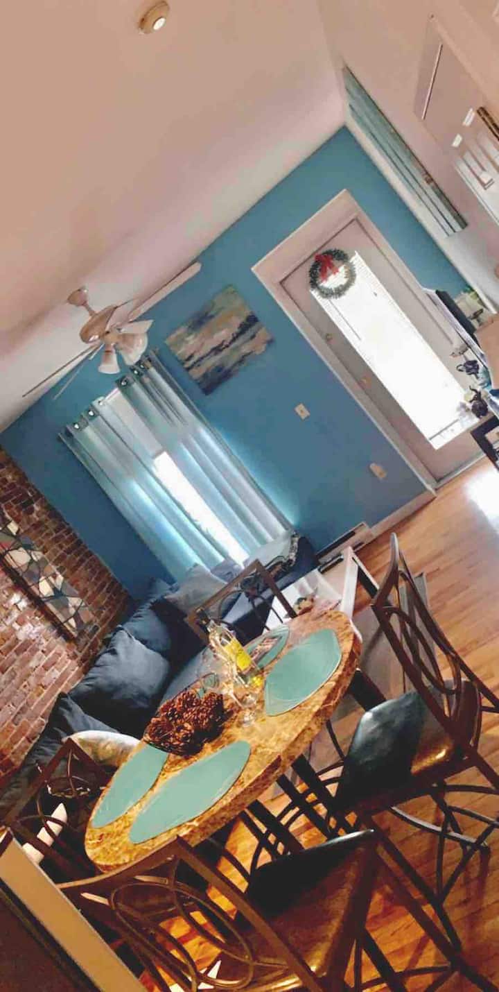 Luxury Apartment/ With Large Balcony - Melrose, MA