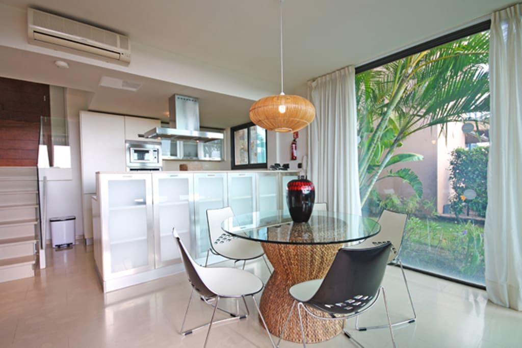 SVIII-living-room