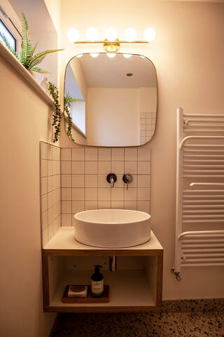 MILO gallery image 2