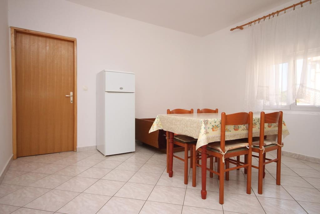 Dining room, Surface: 12 m²