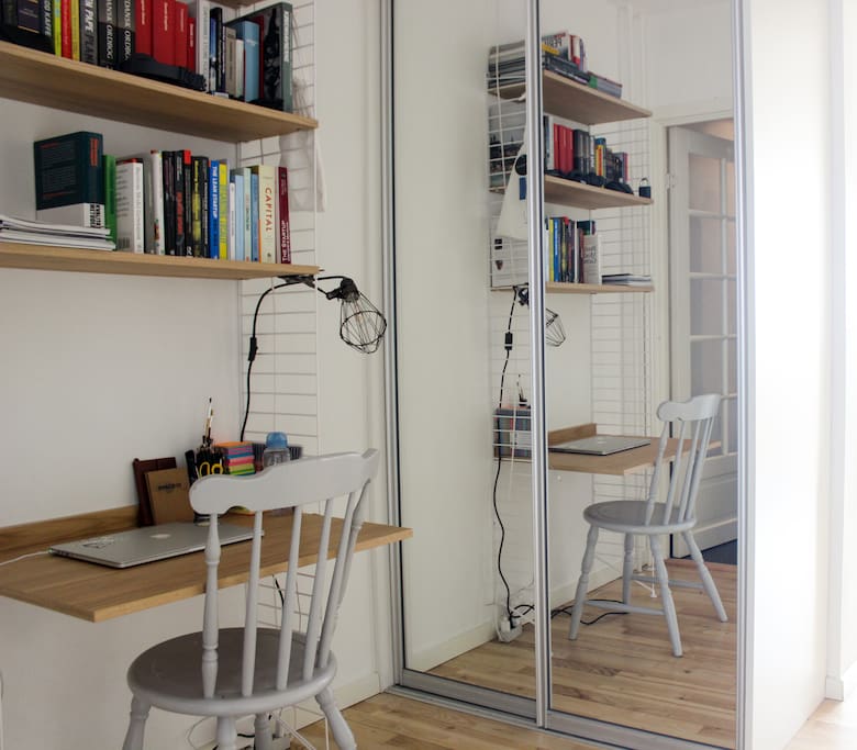 Workspace in the corridor
