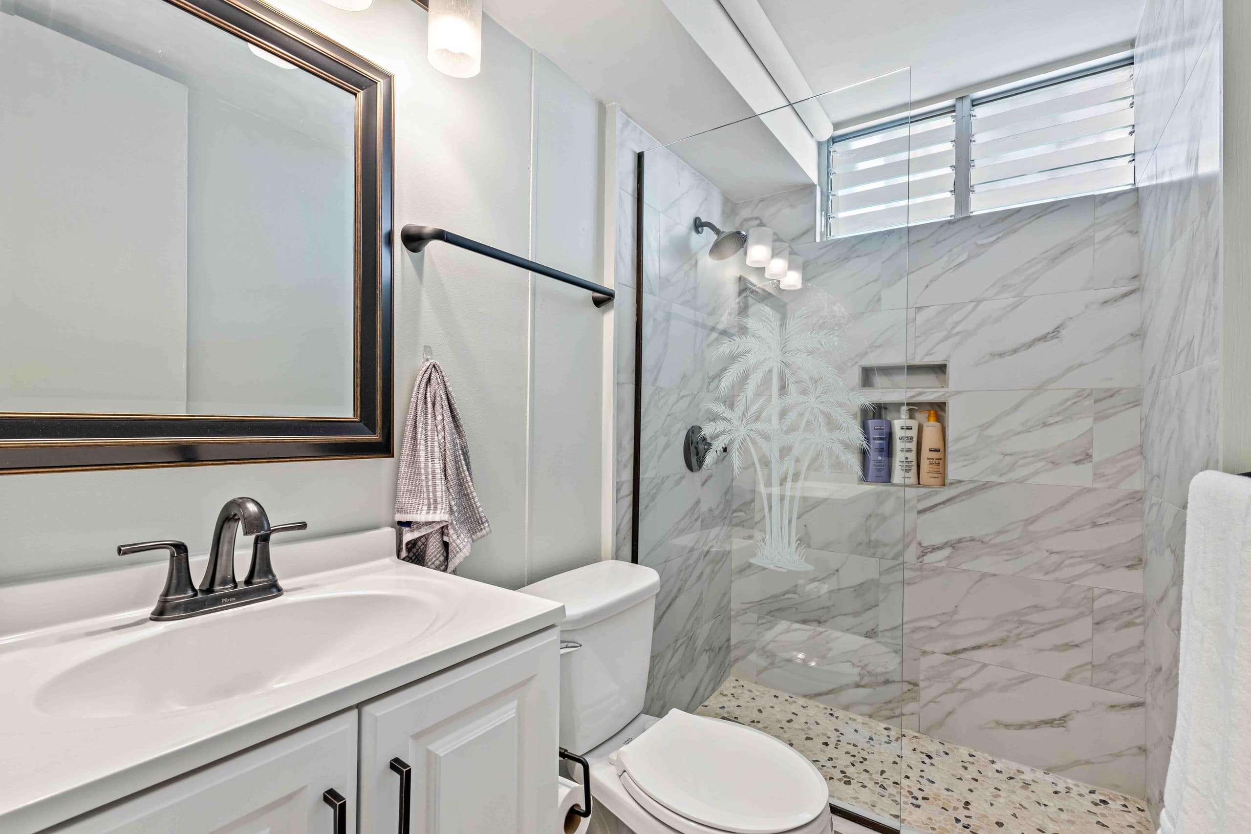 Condo in Honolulu · ★4.83 · Studio · 2 beds · 1 bath - Image 10