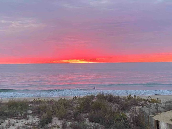 Direct Oceanfront Renovated Townhouse 36th Street - Ocean City, MD